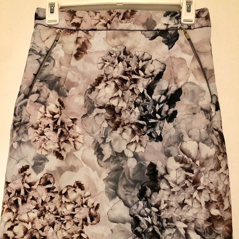 Floral Midi skirt